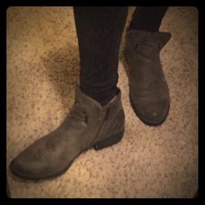 Full grained suede charcoal colored ankle boot