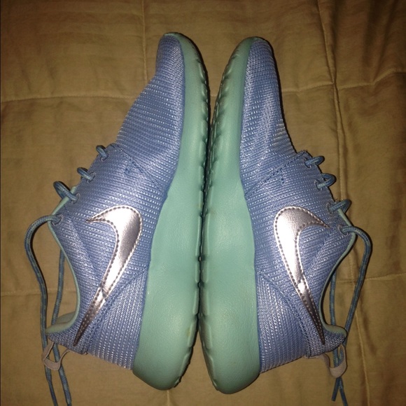 Blue and silver Nike roshes - Picture 3 of 3