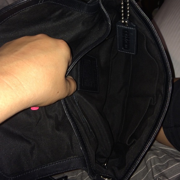 Black coach purse - Picture 3 of 3