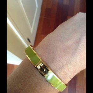 C Wonder lime green "E" bracelet NWOT