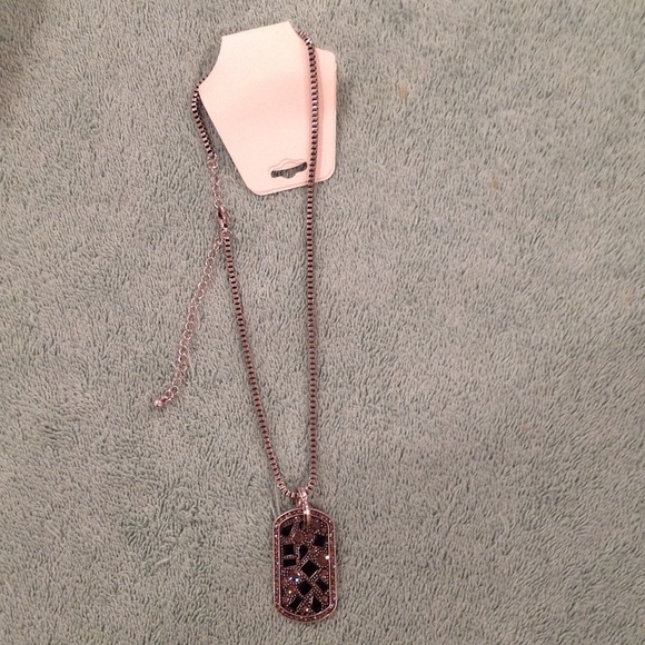 MATCHING NECKLESS & EAR RINGS - Picture 3 of 4