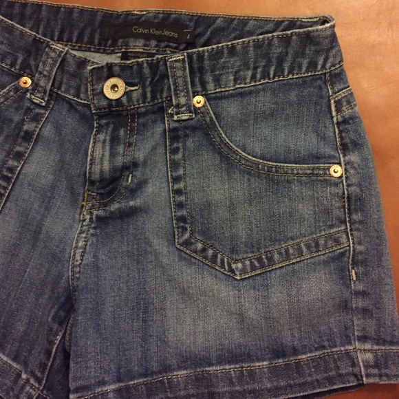 Calvin Klein High-waisted denim shorts size 4 - Picture 2 of 4