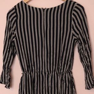 Forever 21 Dresses - Forever 21 long sleeve striped dress (small) Forever 21 Dresses - Forever 21 long sleeve striped dress (small)