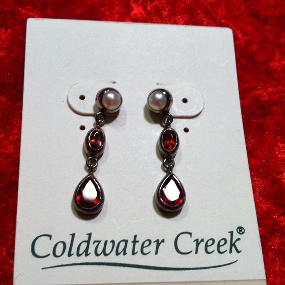 Coldwater Creek pearl and reddish dangle earrings