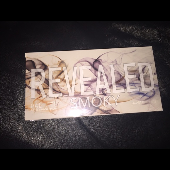 Revealed smoky palette coastal scents BRAND NEW💕