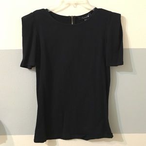 Black scoop neck tee