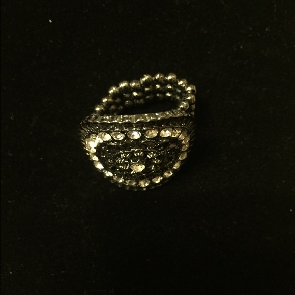 Statement ring - Picture 2 of 3