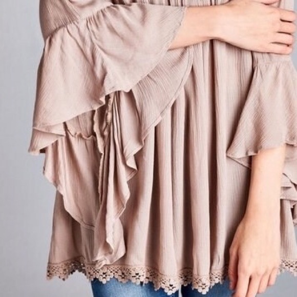 SOLD π» NWT Ruffled Bell Sleeve Lace Trim Boho Top - Picture 3 of 4