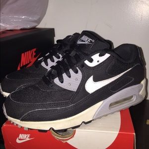 Air Max 90 Essential