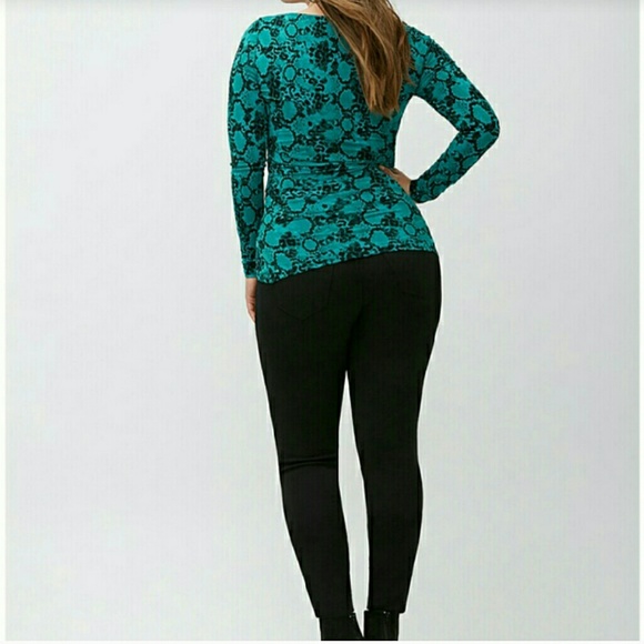 New shirt ruched keyhole top turquoise 2x 18 20 - Picture 3 of 6