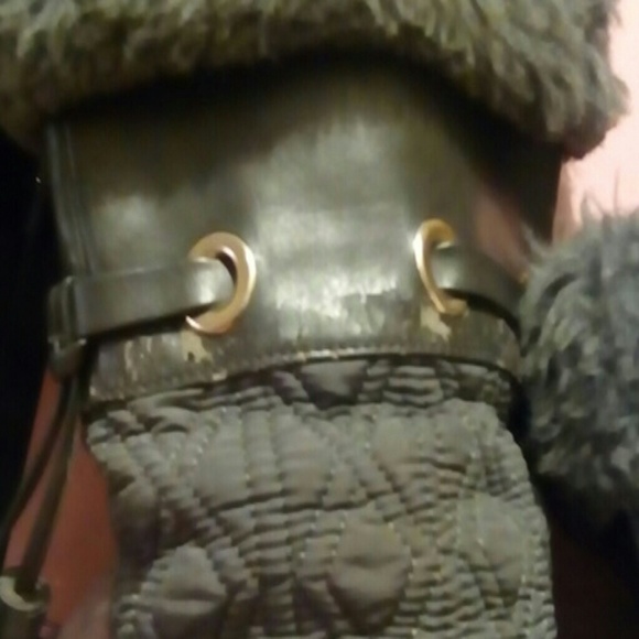 Apt 9 black snow boots size 8 - Picture 3 of 4