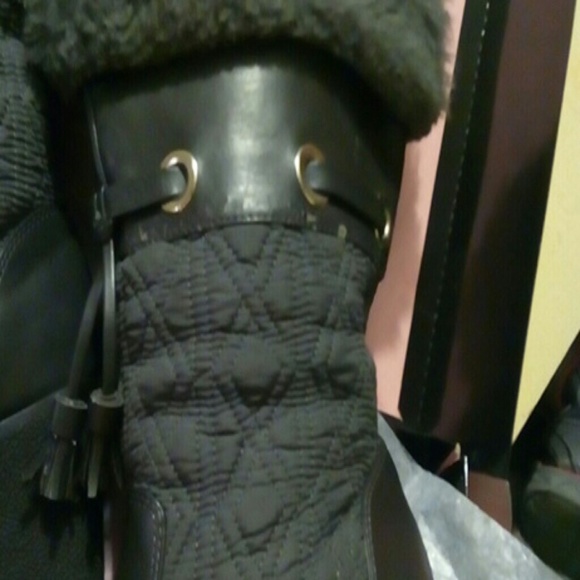 Apt 9 black snow boots size 8 - Picture 4 of 4