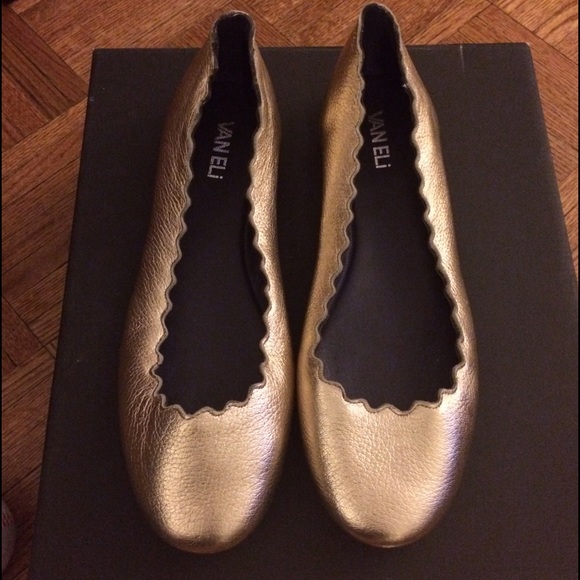 New Vaneli Scalloped Ballet Flats size 8.5