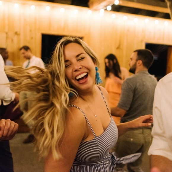 Meet your Posher, Taylor - Picture 2 of 2