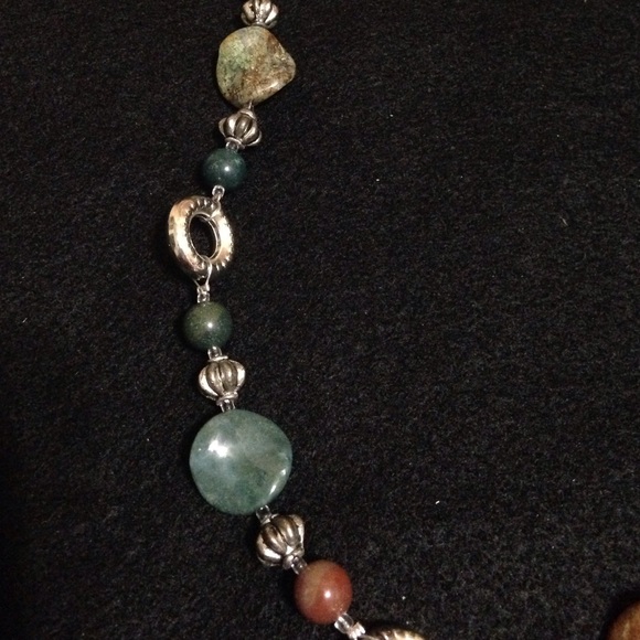 Stone necklace - Picture 2 of 4