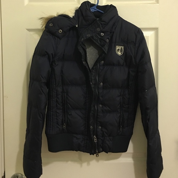 Navy blue puffer jacket