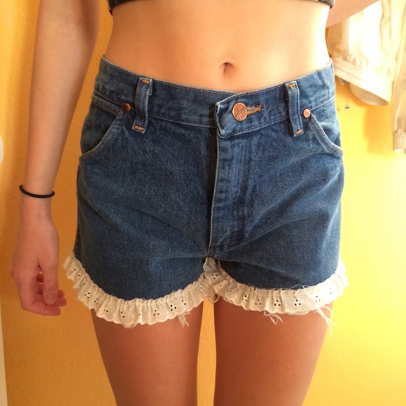 VINTAGE HIGH WAISTED SHORTS