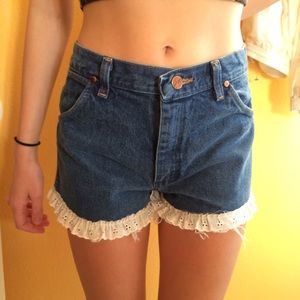 VINTAGE HIGH WAISTED SHORTS