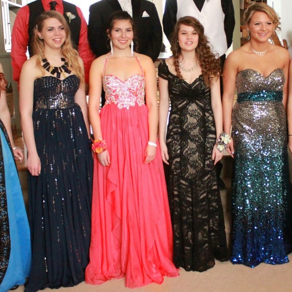 Sherri Hill prom dress - Picture 2 of 3