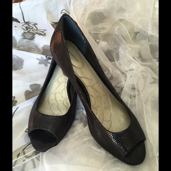 Giani Bernini black peep-toe pumps - Picture 1 of 4