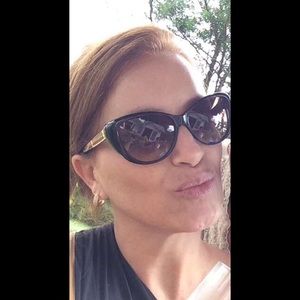 Meet your Posher, Daniella