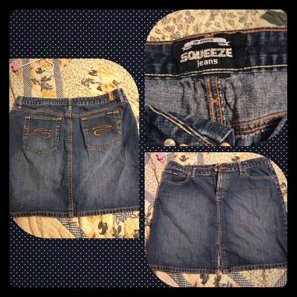 Tight midi Jean skirt.