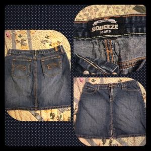 Tight midi Jean skirt.