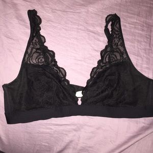 NWOT Victoria's Secret lace plunge bralette.