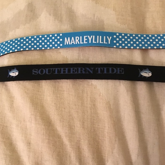 2 sunglasses holders