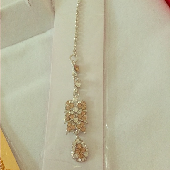 Headpiece/ head chain