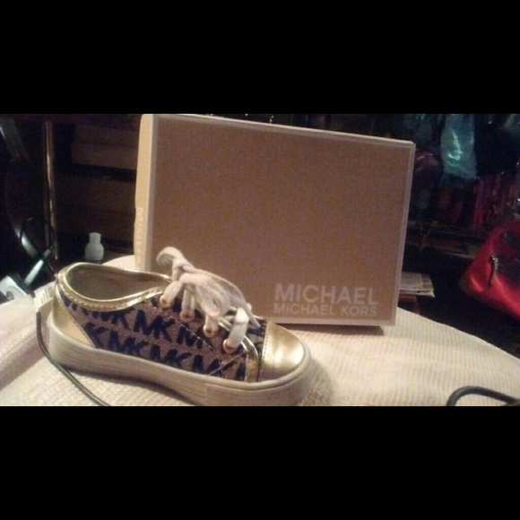 Authentic micheal kors baby tennis shoes
