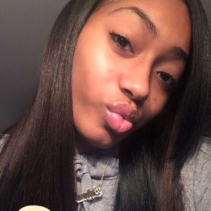 Meet your Posher, Briana