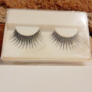 Fake eyelashes