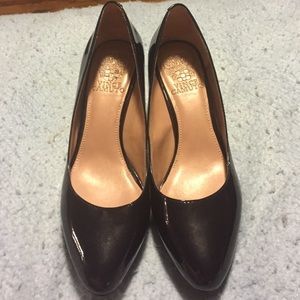 Vince Camuto navy blue pumps!!
