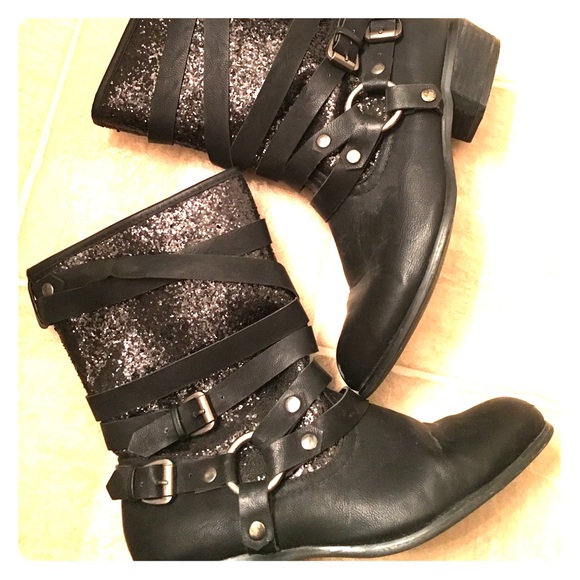 ❌SOLD❌ Black Glitz Ankle Boots