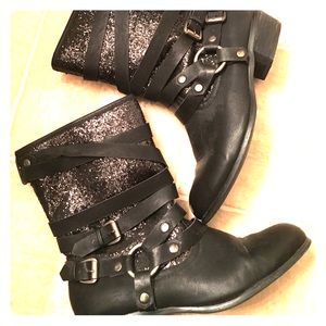 ❌SOLD❌ Black Glitz Ankle Boots