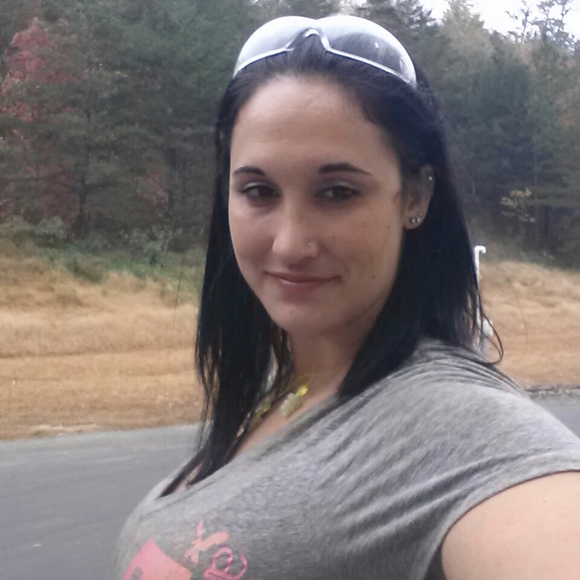 Meet your Posher, Amanda - Picture 1 of 1