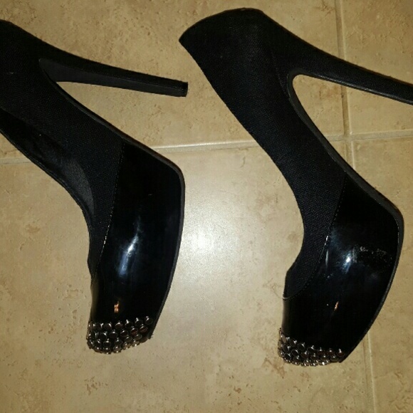 Shoes - Picture 2 of 2