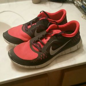 **MEN** Nike tennis shoes!