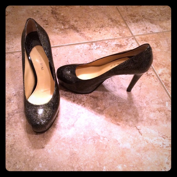 Black Gianni Bini heels