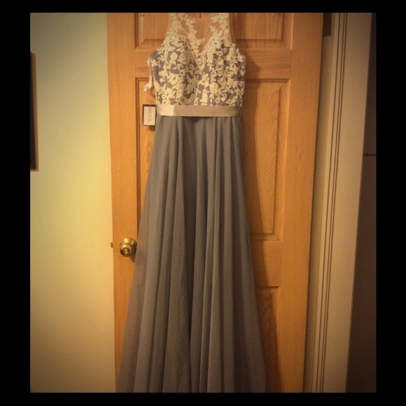 Long chiffon gown with lace appliqué