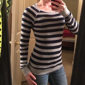 🛍 Forever 21 striped sweater 🛍