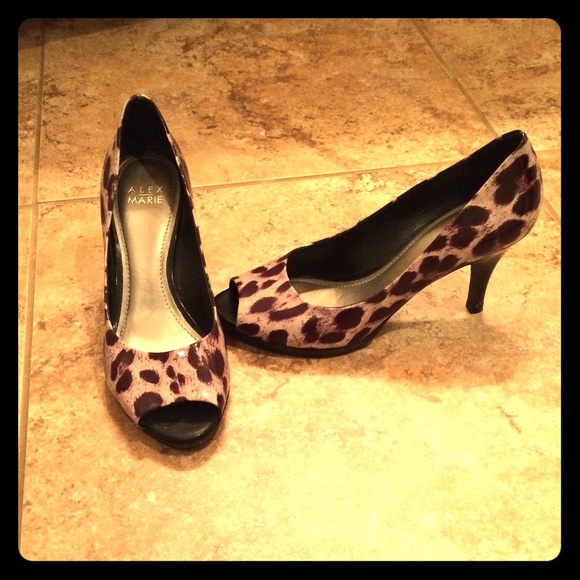 Animal print pumps