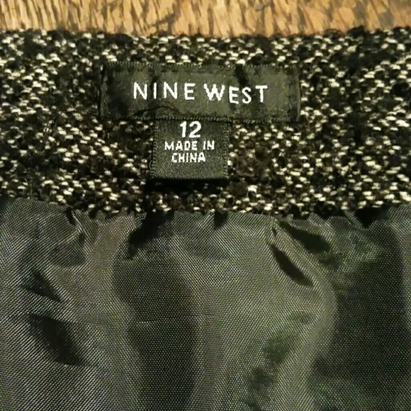 Black Tweed Skirt - Picture 4 of 4