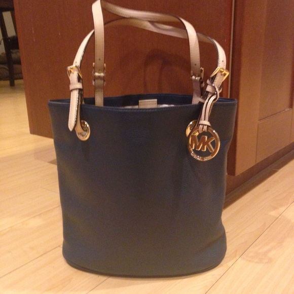 Michael Kors Jet Set small tote