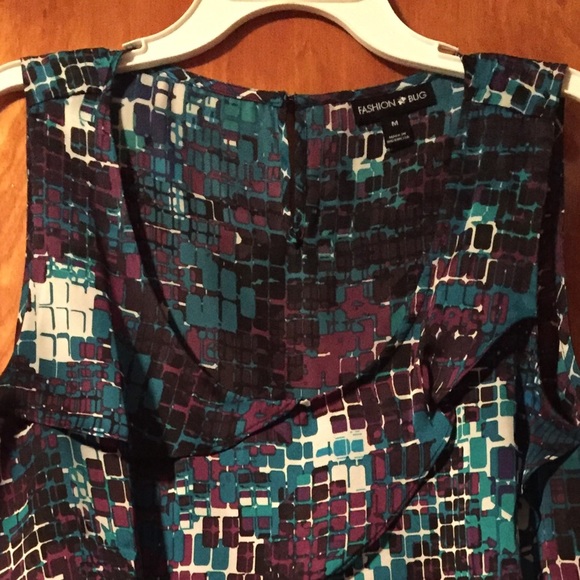 Fun and colorful sleeveless top - Picture 2 of 2