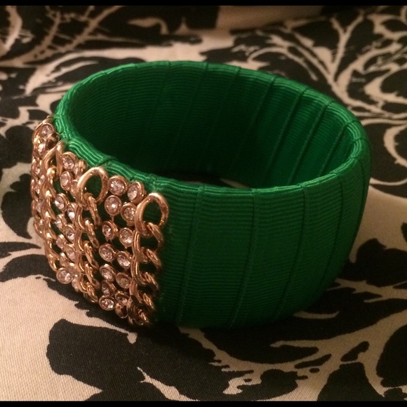 NWOT Green Fabric Bangle w Gold & Crystal Details - Picture 3 of 4
