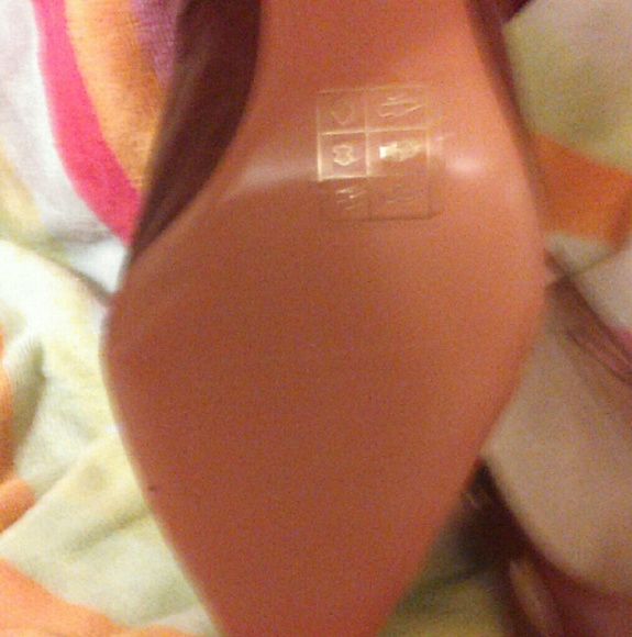 N.Y.L.A pointy toe heels - Picture 3 of 3