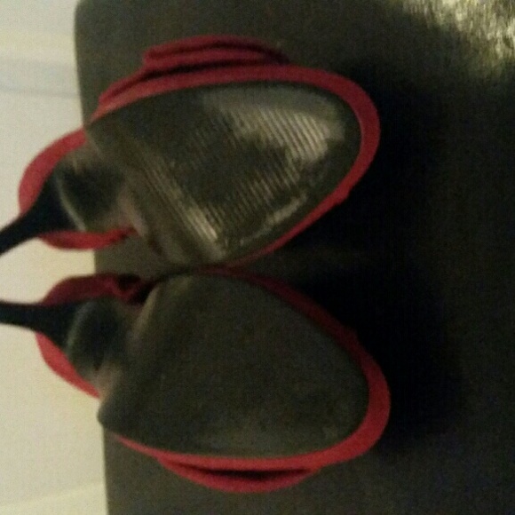 Shoes - Picture 3 of 4