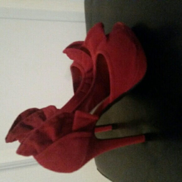 Shoes - Picture 4 of 4